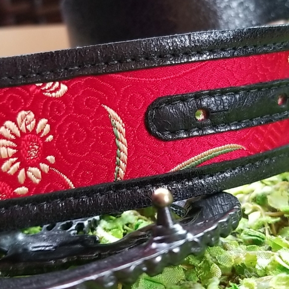 STREETS AHEAD Red Oriental Fabric Inset Black Leather Artsy Dragon Buckle Belt - Picture 8 of 16